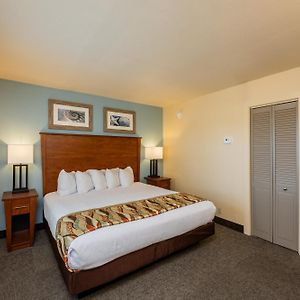King Oceanfront Efficiency Suite